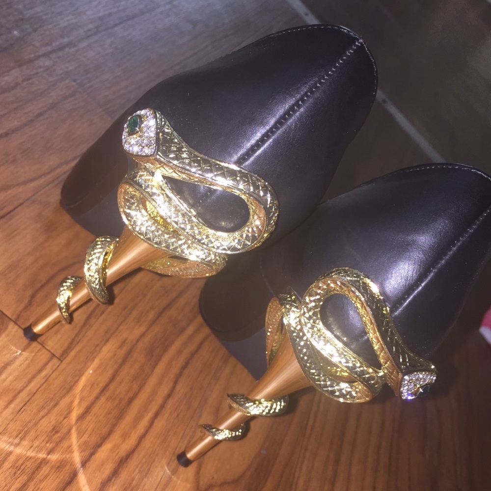 Black Heels Size 8 Snakes